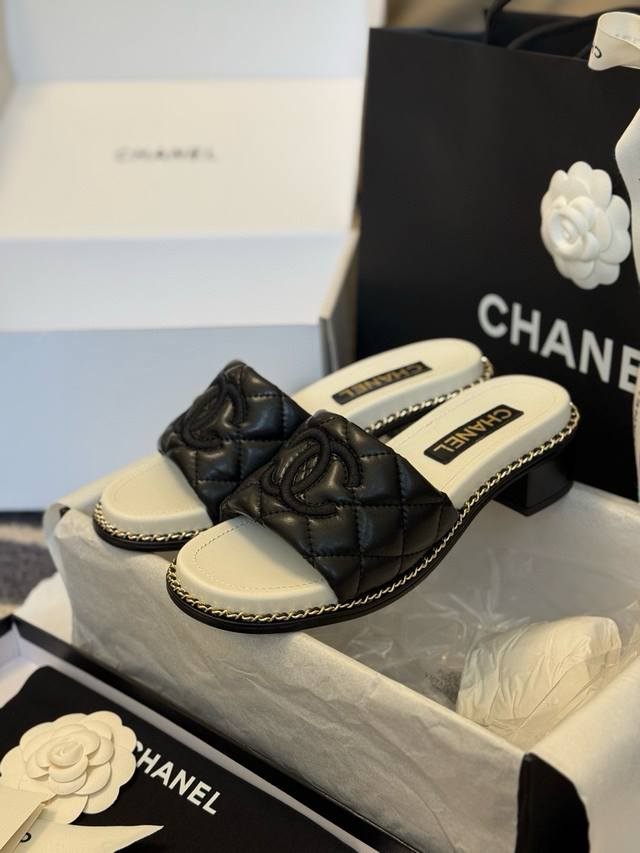 Airplane Box 10Th Edition Chanel 2025 Double C Chain Sandals Worn By Numerous Ce Airplane Box 10Th Edition Chanel 2025 Double C Chain Sandals Worn By Numerous Ce