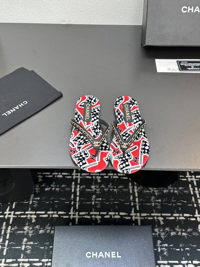 2025Ss New Chanel-Style Toe-Post Sandals, Chanel-Inspired Flip-Flops, Blending F 2025Ss New Chanel-Style Toe-Post Sandals, Chanel-Inspired Flip-Flops, Blending F