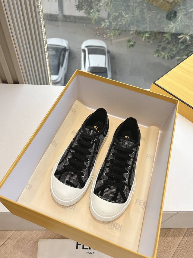 G036 Latest Version Couple's Edition Fendi 2025 New Color Series Casual Sneakers G036 Latest Version Couple's Edition Fendi 2025 New Color Series Casual Sneakers