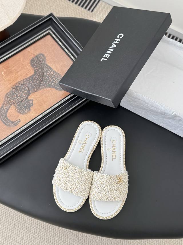 Chanel 25K Spring And Summer New Pearl Double C Slippers Upper Woven Pearls, Lin Chanel 25K Spring And Summer New Pearl Double C Slippers Upper Woven Pearls, Lin