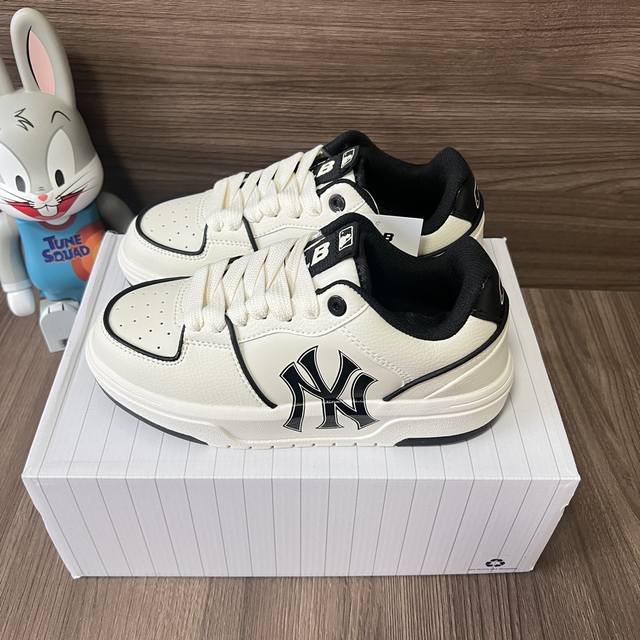 Top Version Mlb New York Yankees Unique Charm, Free And Flexible Wear-Resistant Top Version Mlb New York Yankees Unique Charm, Free And Flexible Wear-Resistant