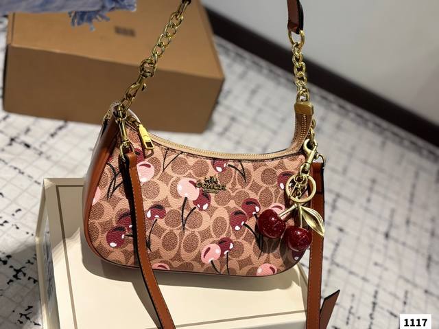 With Pendant And Folding Box Coach Underarm Bag Shoulder Bag Messenger Bag Handb With Pendant And Folding Box Coach Underarm Bag Shoulder Bag Messenger Bag Handb