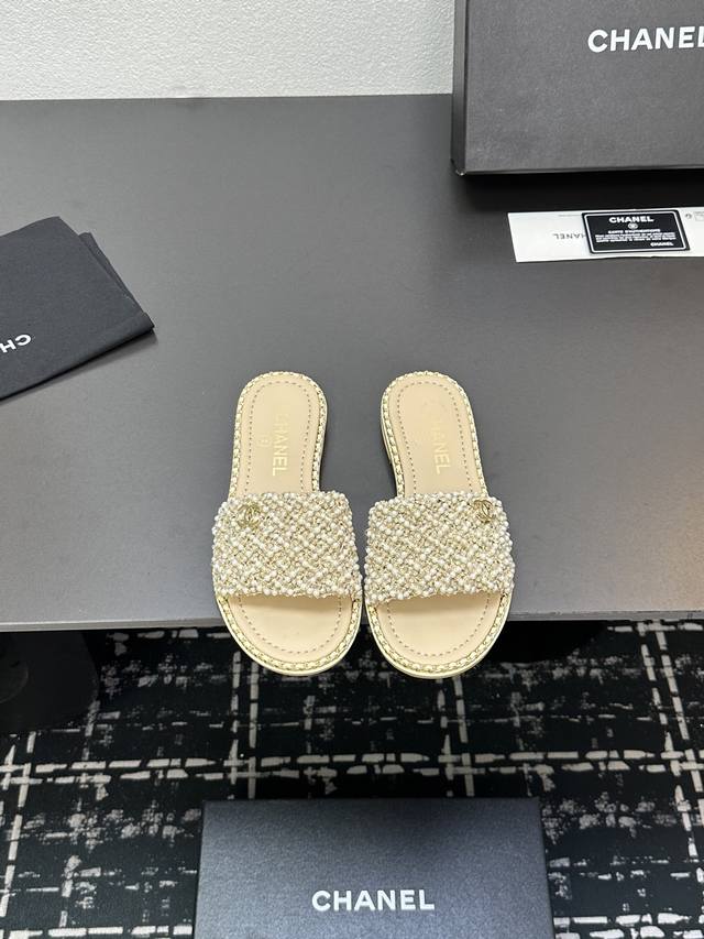 2025Ss Chanel Chanel Pearl Mid-Heel Chunky Heel Flat Slippers, A Classic In The 2025Ss Chanel Chanel Pearl Mid-Heel Chunky Heel Flat Slippers, A Classic In The