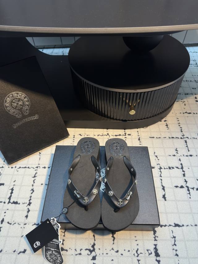 chromehearts Chromehearts 25Ss This Summer's Most Popular Flip-Flops High-End chromehearts Chromehearts 25Ss This Summer's Most Popular Flip-Flops High-End
