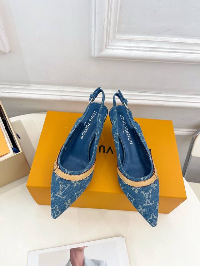 Gift box packaging Replica version of pure leather quilting Size: 20*11Cm small Gift box packaging Replica version of pure leather quilting Size: 20*11Cm small