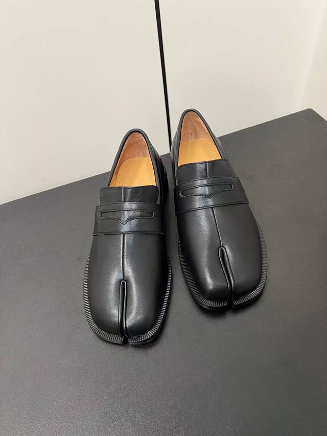 The three-in-one bag launched by Lv is very popular, and it has become a popular The three-in-one bag launched by Lv is very popular, and it has become a popular