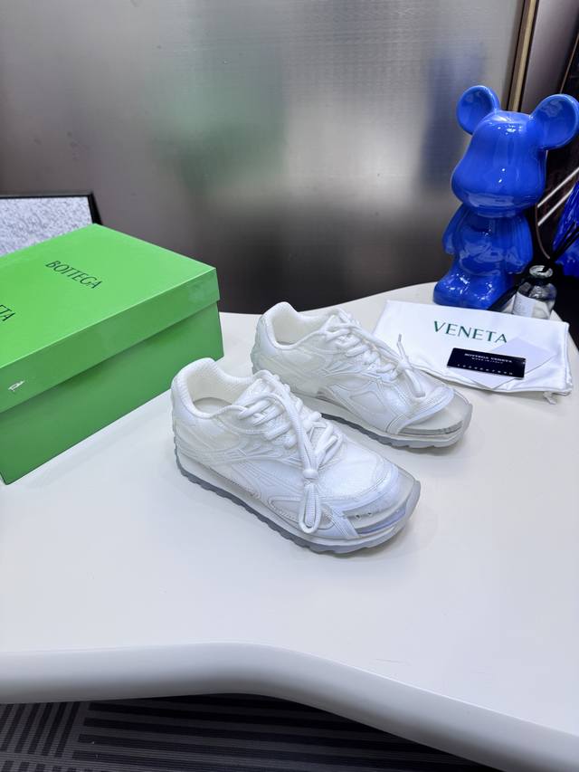 Folding Airplane Gift Box Lv Speedy Nano Pillow Bag This Retiro handbag is made Folding Airplane Gift Box Lv Speedy Nano Pillow Bag This Retiro handbag is made