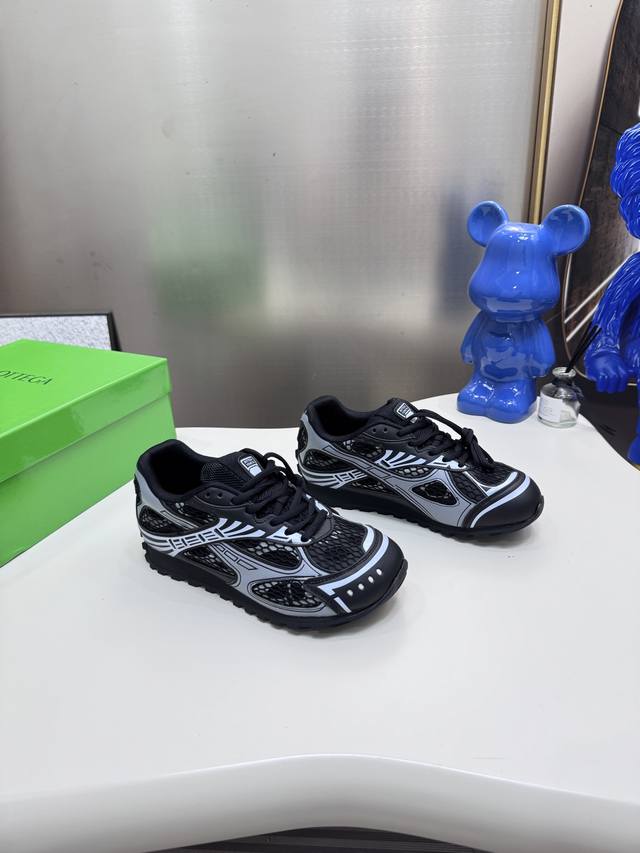 Small gift box packaging Lv underarm lunch box bag chip version lazy and fashion Small gift box packaging Lv underarm lunch box bag chip version lazy and fashion