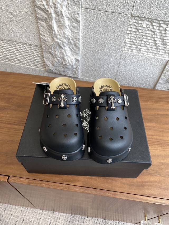 Top version: Chrome Hearts 25Ss New Summer Birkenstock Crocs Closed Toe Slippers Top version: Chrome Hearts 25Ss New Summer Birkenstock Crocs Closed Toe Slippers