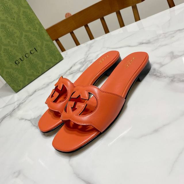 All-orange Gucci Gucci's latest summer double flat slippers, popular hollow reli All-orange Gucci Gucci's latest summer double flat slippers, popular hollow reli