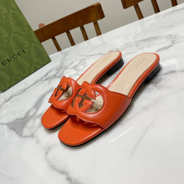 Orange Gucci Gucci's latest summer double flat slippers, popular hollow relief d Orange Gucci Gucci's latest summer double flat slippers, popular hollow relief d