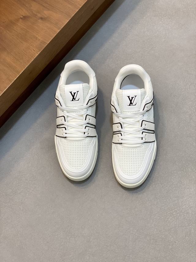 Lujia's new men's Trainer sneakers are crafted from soft, grained calfskin in a Lujia's new men's Trainer sneakers are crafted from soft, grained calfskin in a