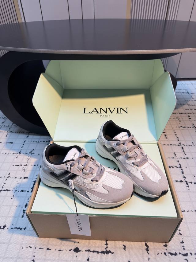 Lanvi* Lanvin's latest Jla series, a couple's mesh thick-soled casual sneaker an Lanvi* Lanvin's latest Jla series, a couple's mesh thick-soled casual sneaker an