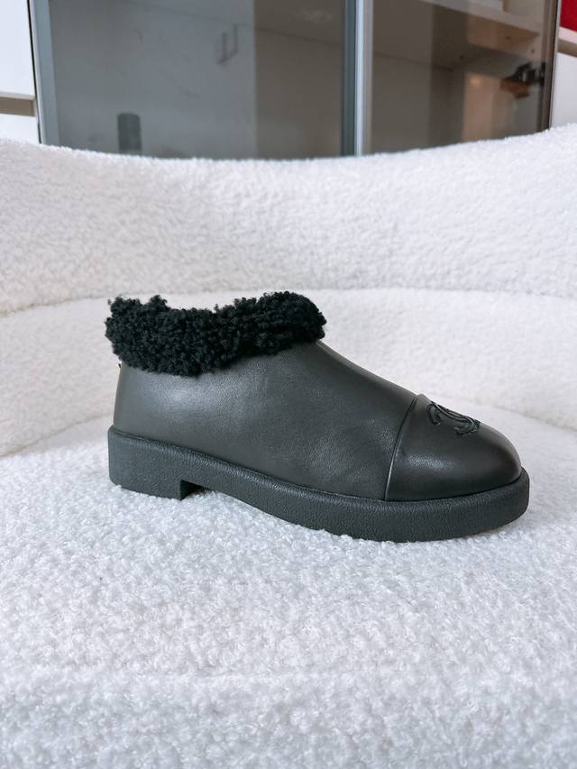 Chanel: The Ultimate Winter Romance for Chanel Girls | Official Website Synchron Chanel: The Ultimate Winter Romance for Chanel Girls | Official Website Synchron