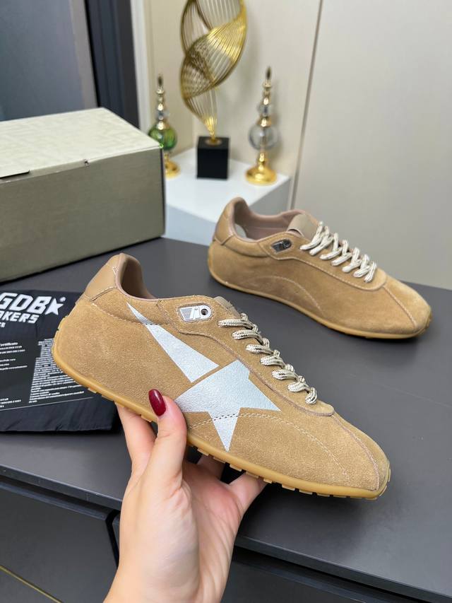 Ggdb's latest star-patterned distressed sneakers are now available! Golden Goose Ggdb's latest star-patterned distressed sneakers are now available! Golden Goose