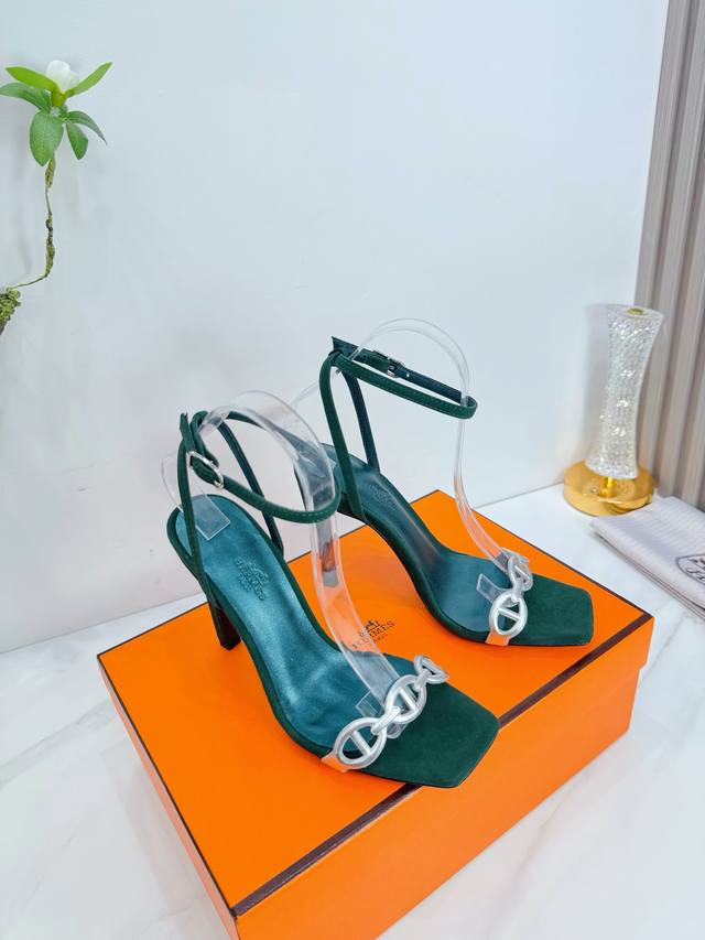 Factory direct Hermes boots, top-tier original 1:1 development. Hermes has rele Factory direct Hermes boots, top-tier original 1:1 development. Hermes has rele