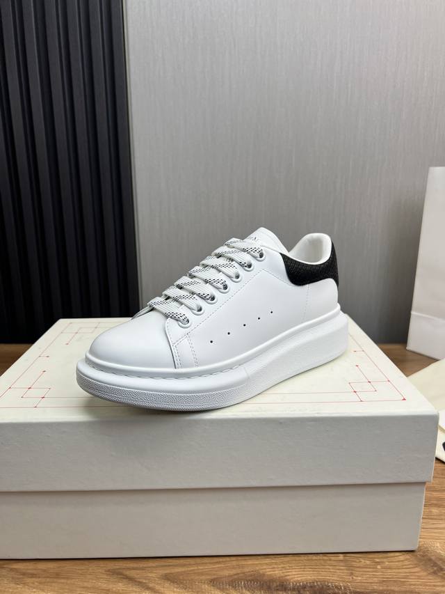 Factory price Alexander McQueen.Mq top-tier version. Popular couple style, alway Factory price Alexander McQueen.Mq top-tier version. Popular couple style, alway