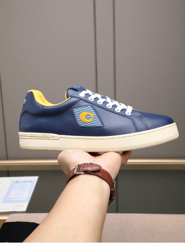 New Coach exclusive men's low-top casual lace-up sneakers, a versatile and styl New Coach exclusive men's low-top casual lace-up sneakers, a versatile and styl