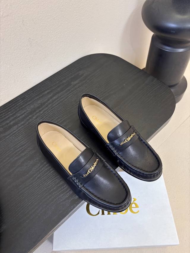 Spring/Summer New Chloe Round Toe Flat Loafers Crafted from premium cowhide leat Spring/Summer New Chloe Round Toe Flat Loafers Crafted from premium cowhide leat
