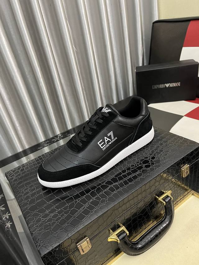 Factory Price: Giorgio Armani men's casual shoes are made of top-grain nubuck ca Factory Price: Giorgio Armani men's casual shoes are made of top-grain nubuck ca