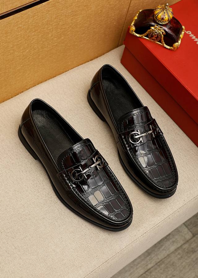 Product Trademark: Ferragamo Casual Leather Shoes DDD True Sizes: 38-44, 45-46 Product Trademark: Ferragamo Casual Leather Shoes DDD True Sizes: 38-44, 45-46