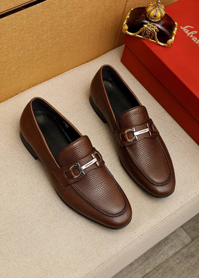 Product Trademark: Ferragamo Casual Leather Shoes DDD True Sizes: 38-44, 45-46 Product Trademark: Ferragamo Casual Leather Shoes DDD True Sizes: 38-44, 45-46