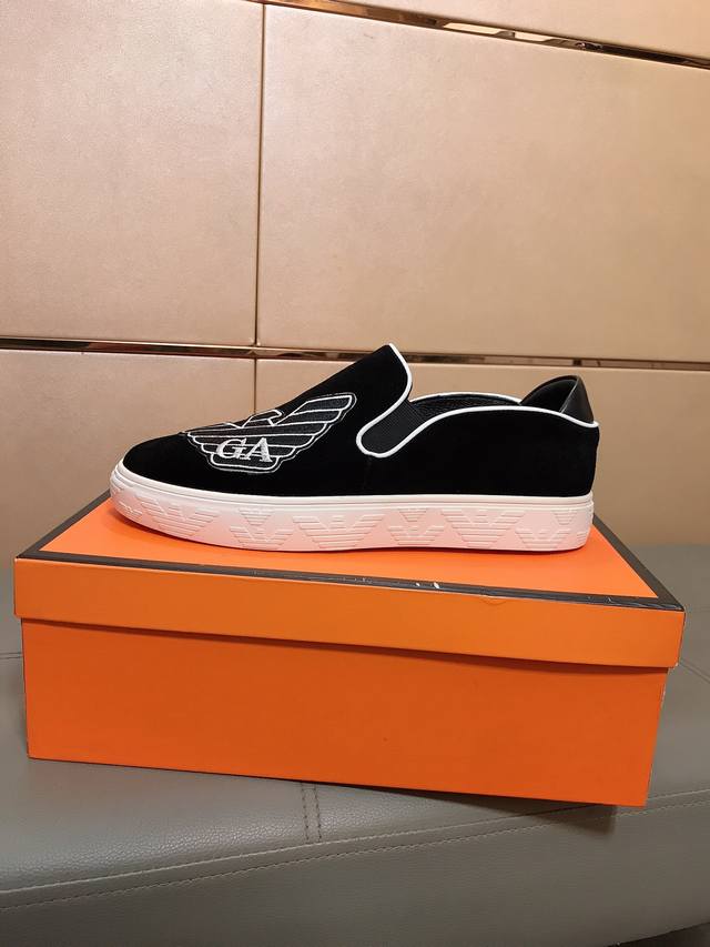 Factory direct price Armani's latest trendy casual men's shoes. Made with impor Factory direct price Armani's latest trendy casual men's shoes. Made with impor