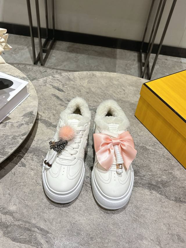 Fendi Match Platform Wool Sneakers DDD Leaping over the city, full of whimsical Fendi Match Platform Wool Sneakers DDD Leaping over the city, full of whimsical