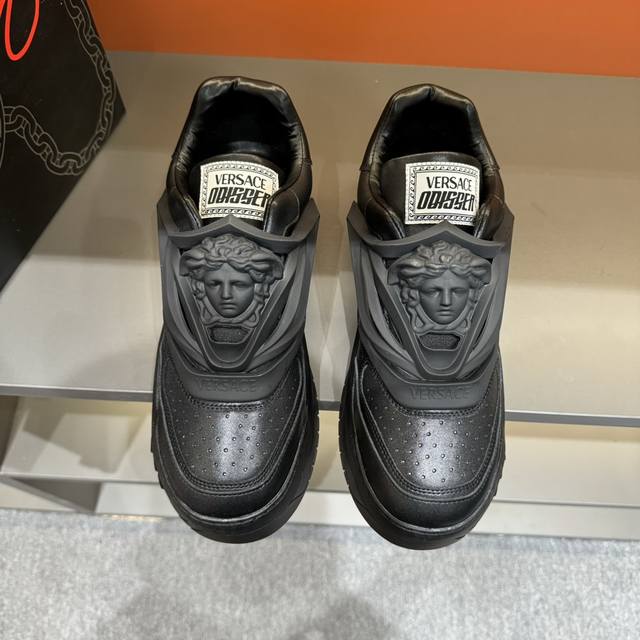 Sizes 38-46 Versace Odissea New Men's Sports Shoes, Airplane Shoes, Imported To Sizes 38-46 Versace Odissea New Men's Sports Shoes, Airplane Shoes, Imported To
