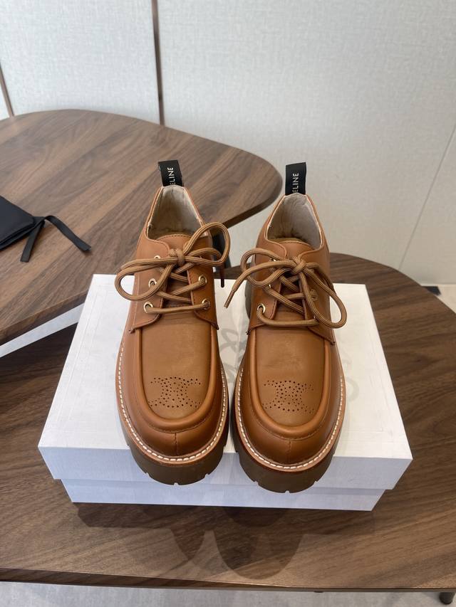 Celine Loafers 25Ss The latest Fall/Winter hot item from Celine is truly amazing Celine Loafers 25Ss The latest Fall/Winter hot item from Celine is truly amazing