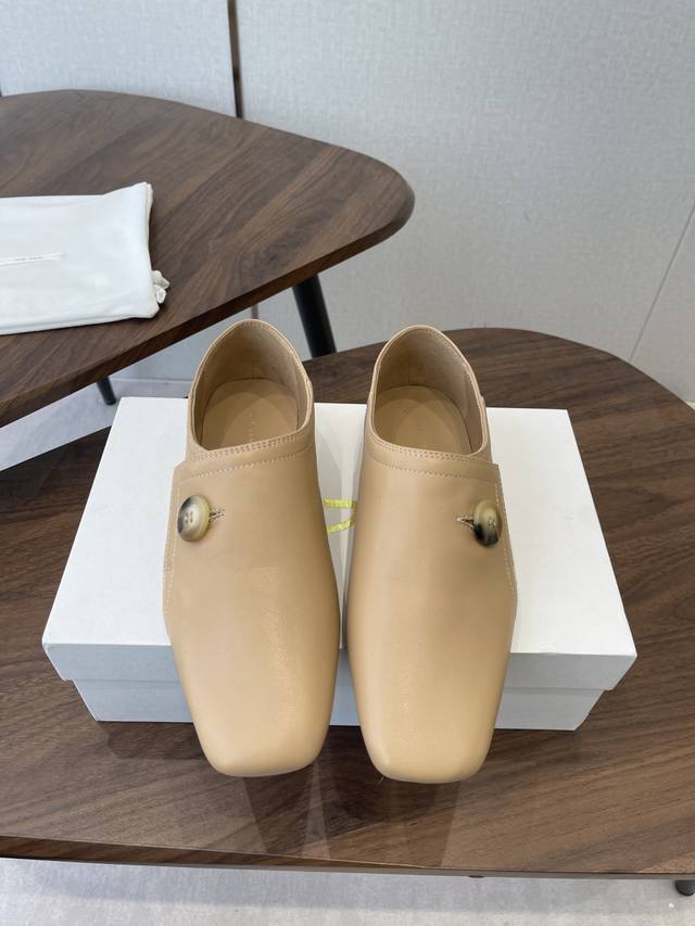 Dongguan-made The Row 26Ss Early Spring New Square Toe Metal Buckle Mule Loafer Dongguan-made The Row 26Ss Early Spring New Square Toe Metal Buckle Mule Loafer