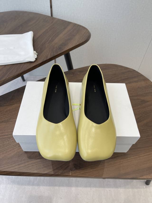 Dongguan-made The Row 26Ss Latest Minimalist Slip-on Deep-Cut Shoes DDD This is Dongguan-made The Row 26Ss Latest Minimalist Slip-on Deep-Cut Shoes DDD This is