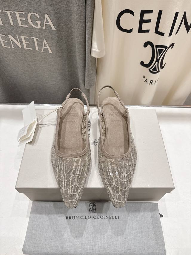 High-quality factory direct. Brunello Cucinelli new pointed-toe fashion shoes, High-quality factory direct. Brunello Cucinelli new pointed-toe fashion shoes,