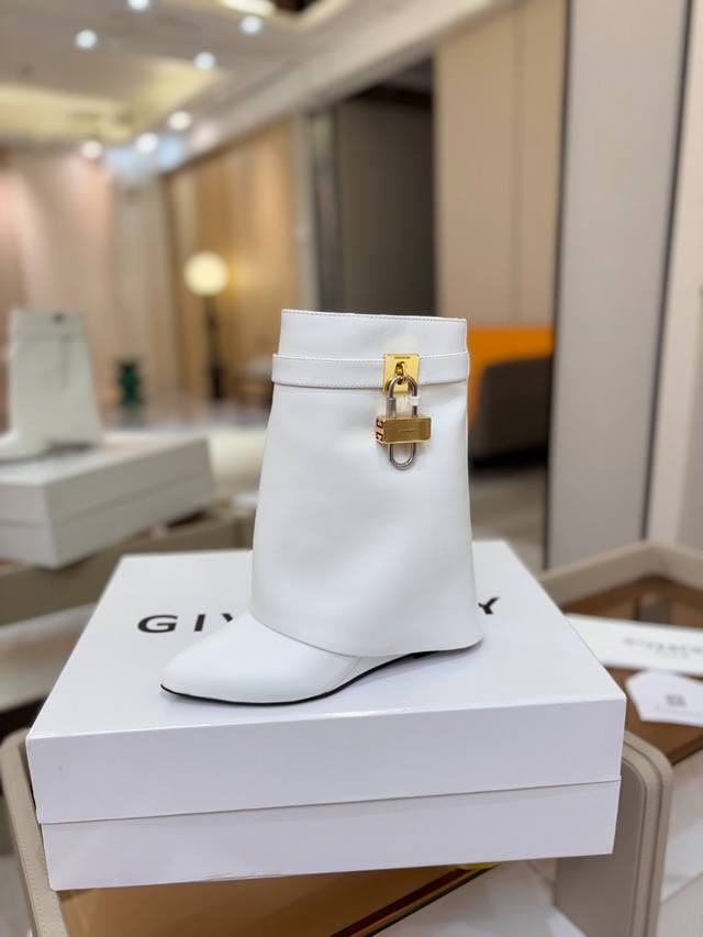 Price: Authentic Givenchy high-heeled ankle boots, top-quality custom version. G Price: Authentic Givenchy high-heeled ankle boots, top-quality custom version. G