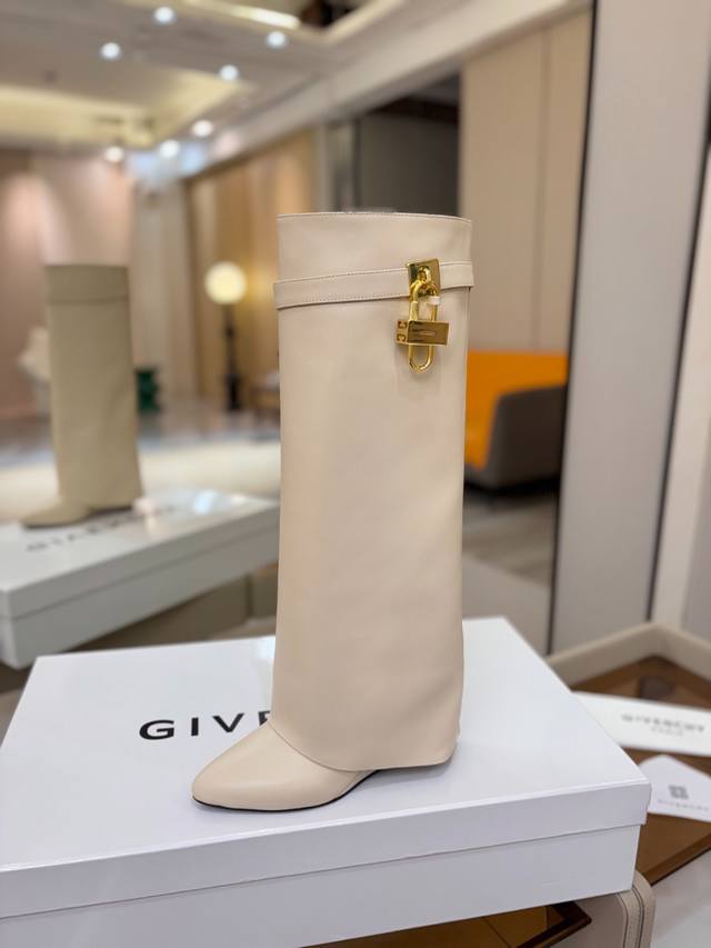 Price: Authentic Givenchy high-heeled boots, top-quality custom version. Givench Price: Authentic Givenchy high-heeled boots, top-quality custom version. Givench