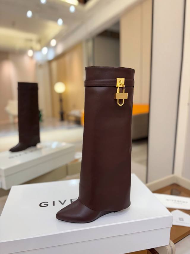 Price: Authentic Givenchy high-heeled boots, top-quality custom version. Givench Price: Authentic Givenchy high-heeled boots, top-quality custom version. Givench