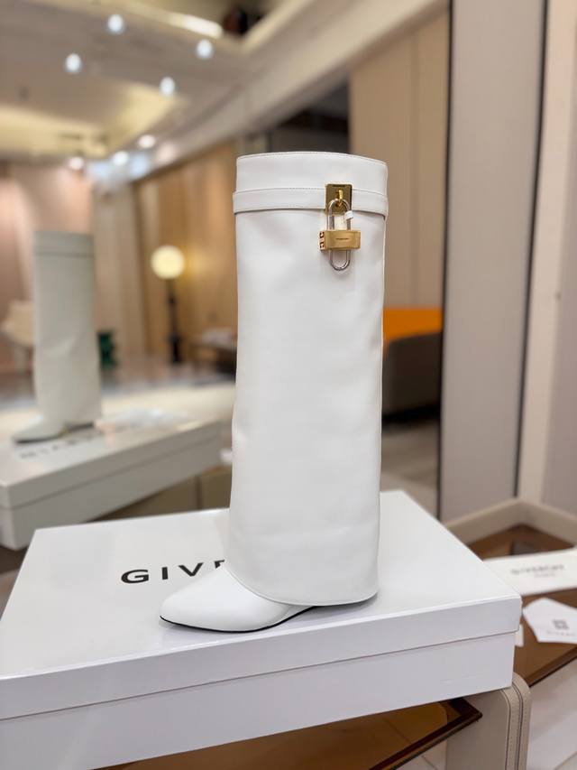 Price: Authentic Givenchy high-heeled boots, top-quality custom version. Givench Price: Authentic Givenchy high-heeled boots, top-quality custom version. Givench