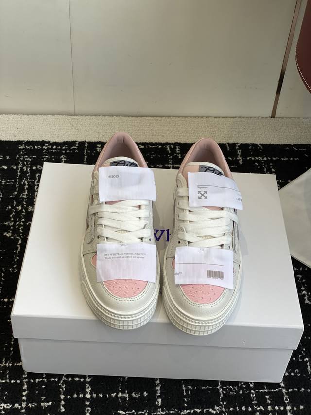 High-quality DDD Off-White New Arrow-themed Color-blocked Lace-up Sneakers for High-quality DDD Off-White New Arrow-themed Color-blocked Lace-up Sneakers for