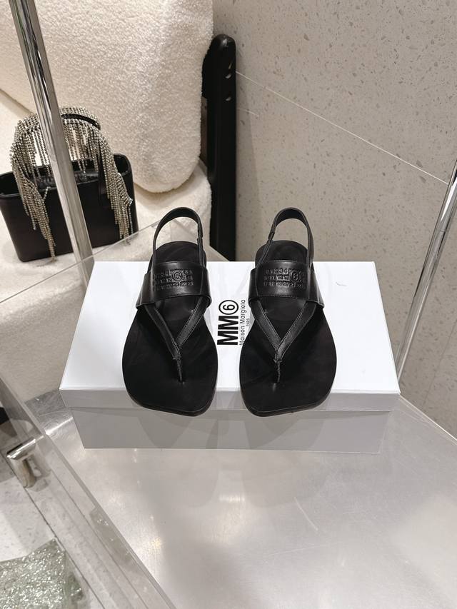 High-quality Maison Margiela MM6 26 Summer New Style Flip-Flops/Toe Sandals. Fe High-quality Maison Margiela MM6 26 Summer New Style Flip-Flops/Toe Sandals. Fe