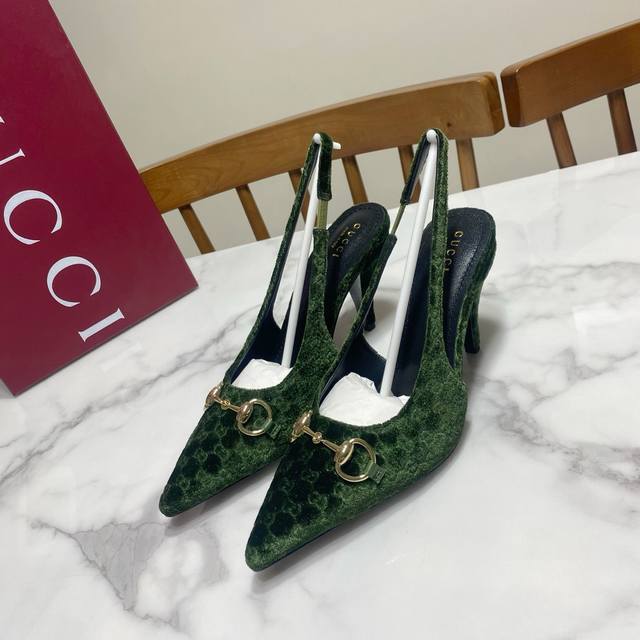 Gucci Horsebit High-Heeled Sandals, pointed toe for a touch of sexiness, makes l Gucci Horsebit High-Heeled Sandals, pointed toe for a touch of sexiness, makes l