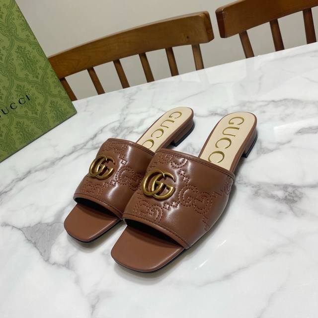 Brown DDD DDD Gucci square-toe chunky-heeled sandals, classic saddle buckle, co Brown DDD DDD Gucci square-toe chunky-heeled sandals, classic saddle buckle, co