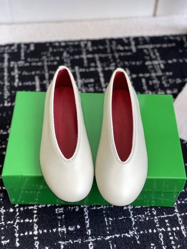 High-quality DDD Bv Rosa ballet flats, apricot lambskin round leather lace-trim High-quality DDD Bv Rosa ballet flats, apricot lambskin round leather lace-trim