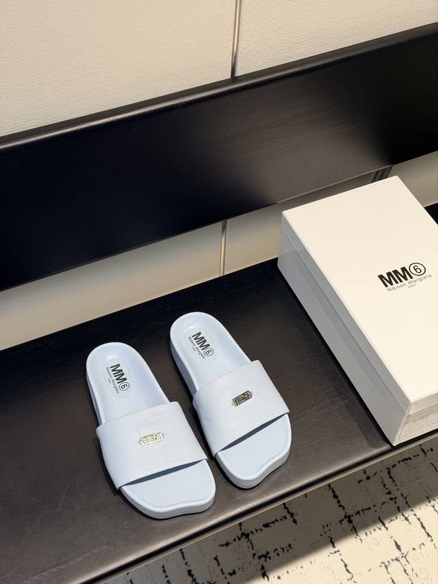 New Mm6 Sandals DDD Mm6's classic apple-head design is back with a new style DD New Mm6 Sandals DDD Mm6's classic apple-head design is back with a new style DD