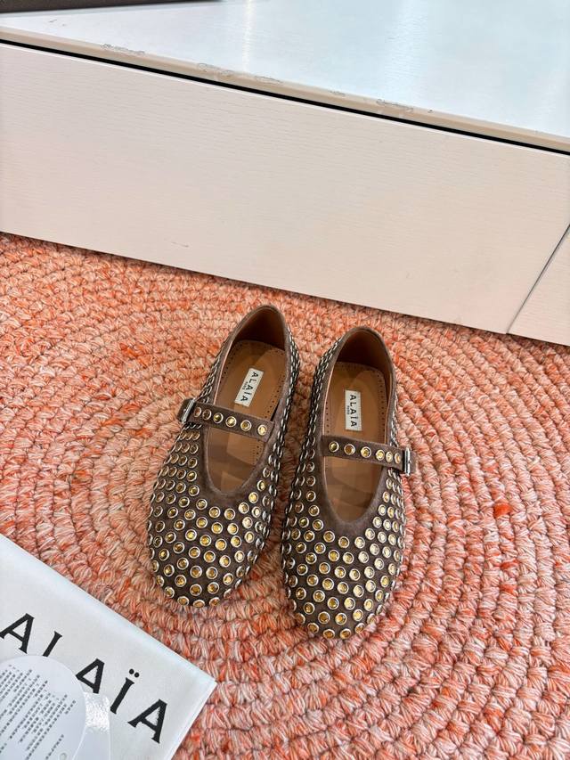 Purchased from a reseller, original version of the G002 small leather suitcase Purchased from a reseller, original version of the G002 small leather suitcase