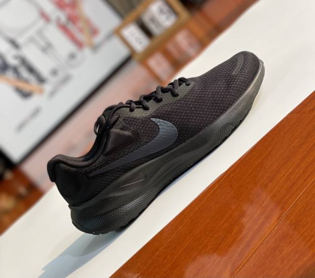 Nike Revolution 7 耐磨透气 低帮 跑步鞋 原档原楦 采用95 原厂材料 品质稳定 价格稳定 供货稳定 欢迎主推 Nike Revolution