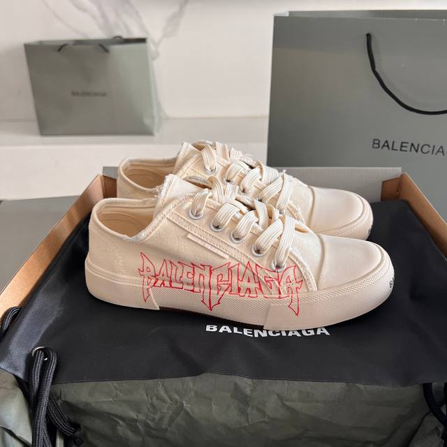 情侣款 Balenciaga 水洗做旧工艺 低帮 光面:P 两侧打印 配原版包装