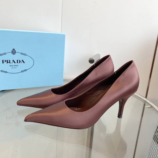 Prada 普拉达新品真丝高跟尖头单鞋 拖鞋 顶级品质 材质与工艺 原版进口真丝面 内里羊皮垫脚 进口真皮大底 Size 35-39 34 40 41定做不退换