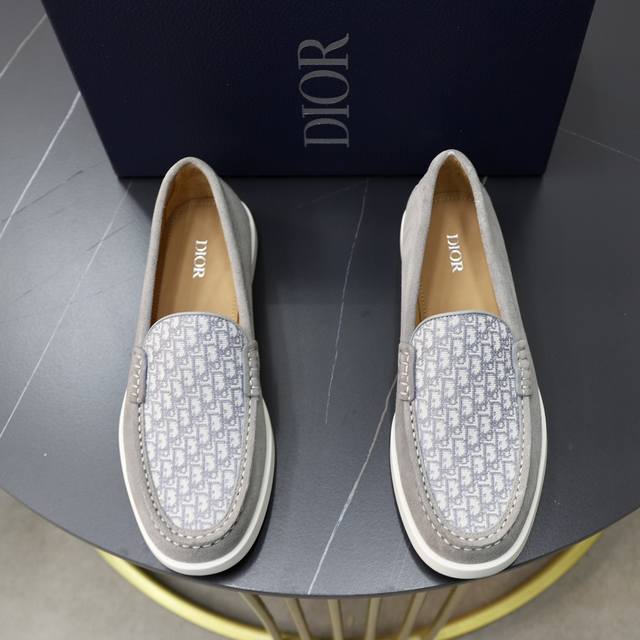 出厂价 品牌 迪奥dior 标准码 男码38 44 45可以定做 等级 官网同款 材料 原版牛皮拼接 牛皮内里 原版tpu耐磨柔软大底 款式类别 休闲运动版 套