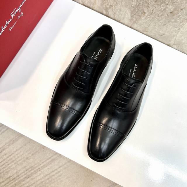 原版真皮大底 品牌：Ferragamo 菲拉格慕 标准码：男码38–44 45定做 等级：官网同款 顶级原单 材料：牛皮压纹 牛皮内里 原版真皮大底 款式类别：