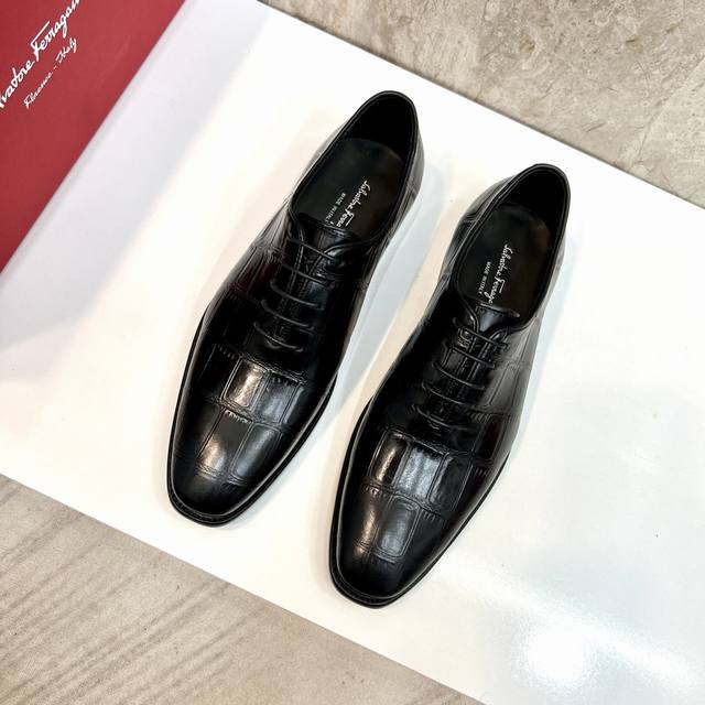 原版真皮大底 品牌：Ferragamo 菲拉格慕 标准码：男码38–44 45定做 等级：官网同款 顶级原单 材料：牛皮压纹 牛皮内里 原版真皮大底 款式类别：